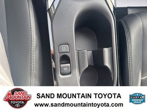 Used 2025 Toyota Corolla XLE image 19