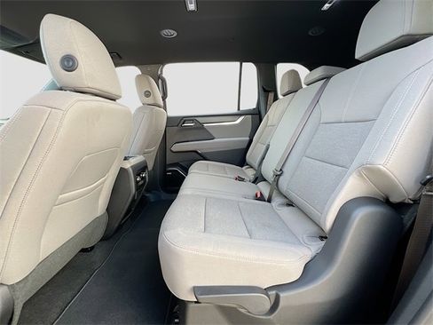 New 2026 GMC Acadia Elevation image 17