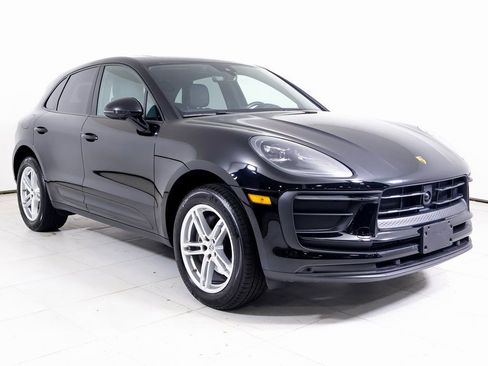 Certified 2025 Porsche Macan image 25