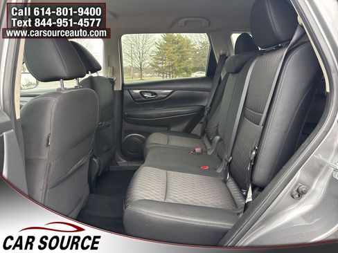 Used 2018 Nissan Rogue SV w/ Premium Package image 33