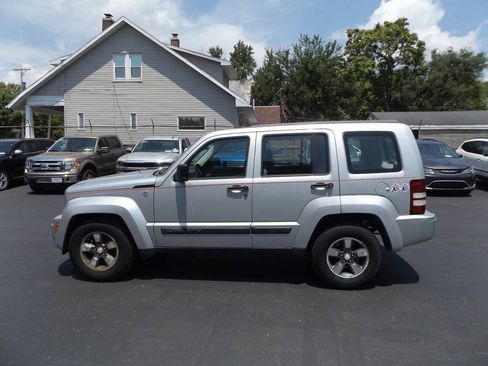 Used 2008 Jeep Liberty Sport AWD/4WD image 9