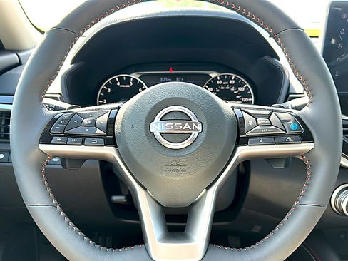 New 2026 Nissan Altima 2.5 SR w/ SR Premium Package FWD image 18
