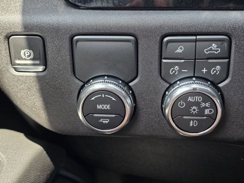 Used 2026 GMC Sierra 1500 SLT RWD image 29