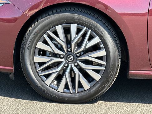 Used 2025 Nissan Altima 2.5 SV FWD image 23