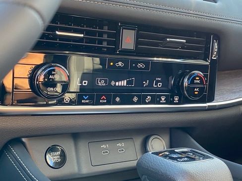 New 2026 Nissan Rogue Platinum w/ Platinum Premium Package AWD/4WD image 29
