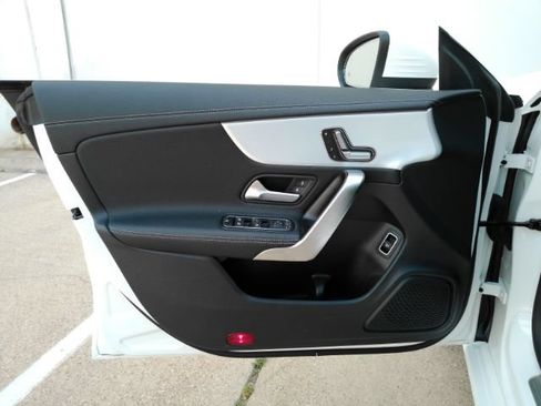 Used 2025 Mercedes-Benz CLA 250 4MATIC image 15