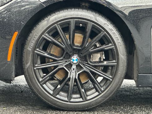 Used 2022 BMW 740i w/ M Sport Package image 13