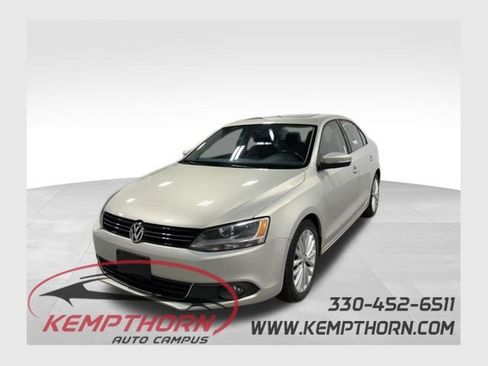 Used 2011 Volkswagen Jetta SEL FWD image 1