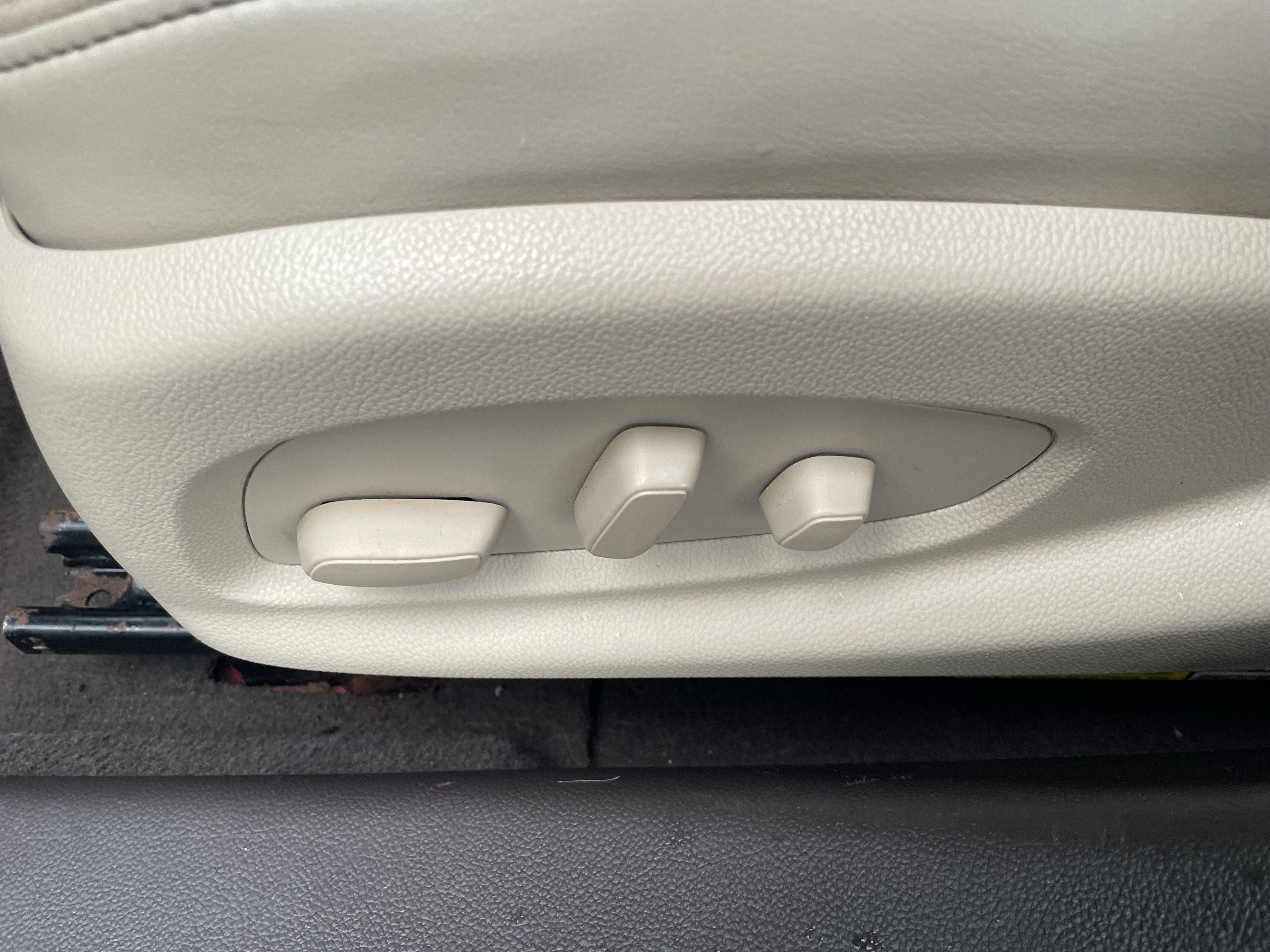 Used 2014 Buick LaCrosse Leather FWD image 14