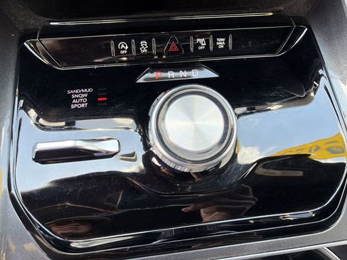 Used 2023 Jeep Wagoneer 4WD image 28