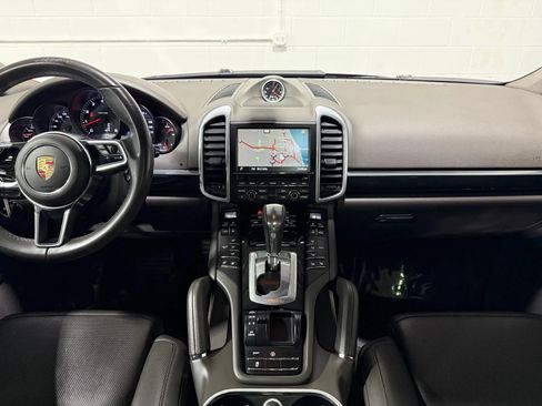 Used 2016 Porsche Cayenne AWD/4WD image 20
