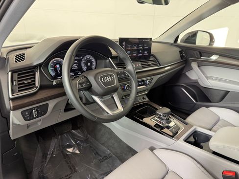 Certified 2024 Audi Q5 e Premium image 4
