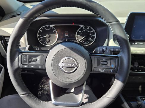 Used 2023 Nissan Rogue SV w/ SV Premium Package image 25