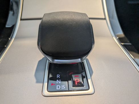 Used 2025 Land Rover Range Rover Evoque S image 22