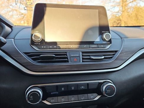 Used 2023 Nissan Altima 2.5 SV image 23