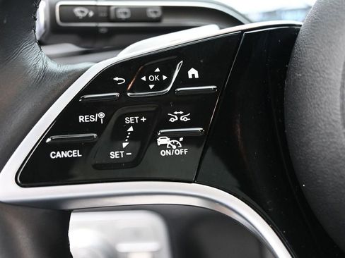 Used 2025 Mercedes-Benz GLE 450e 4MATIC image 14