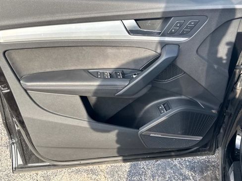 Used 2021 Audi Q5 e Premium Plus w/ Premium Plus Package image 16