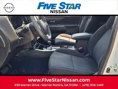 Used 2020 Mitsubishi Outlander ES FWD image 5