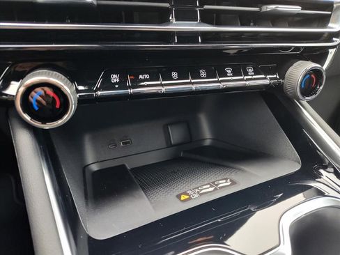 New 2026 Chevrolet Traverse Z71 w/ Enhanced Driving Package image 18