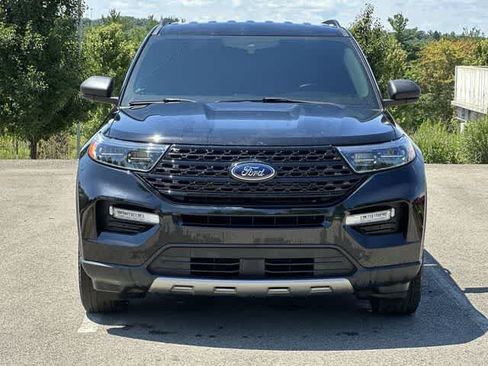 Used 2023 Ford Explorer XLT w/ Equipment Group 202A AWD/4WD image 19