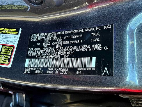 Used 2023 Toyota Highlander L FWD image 31