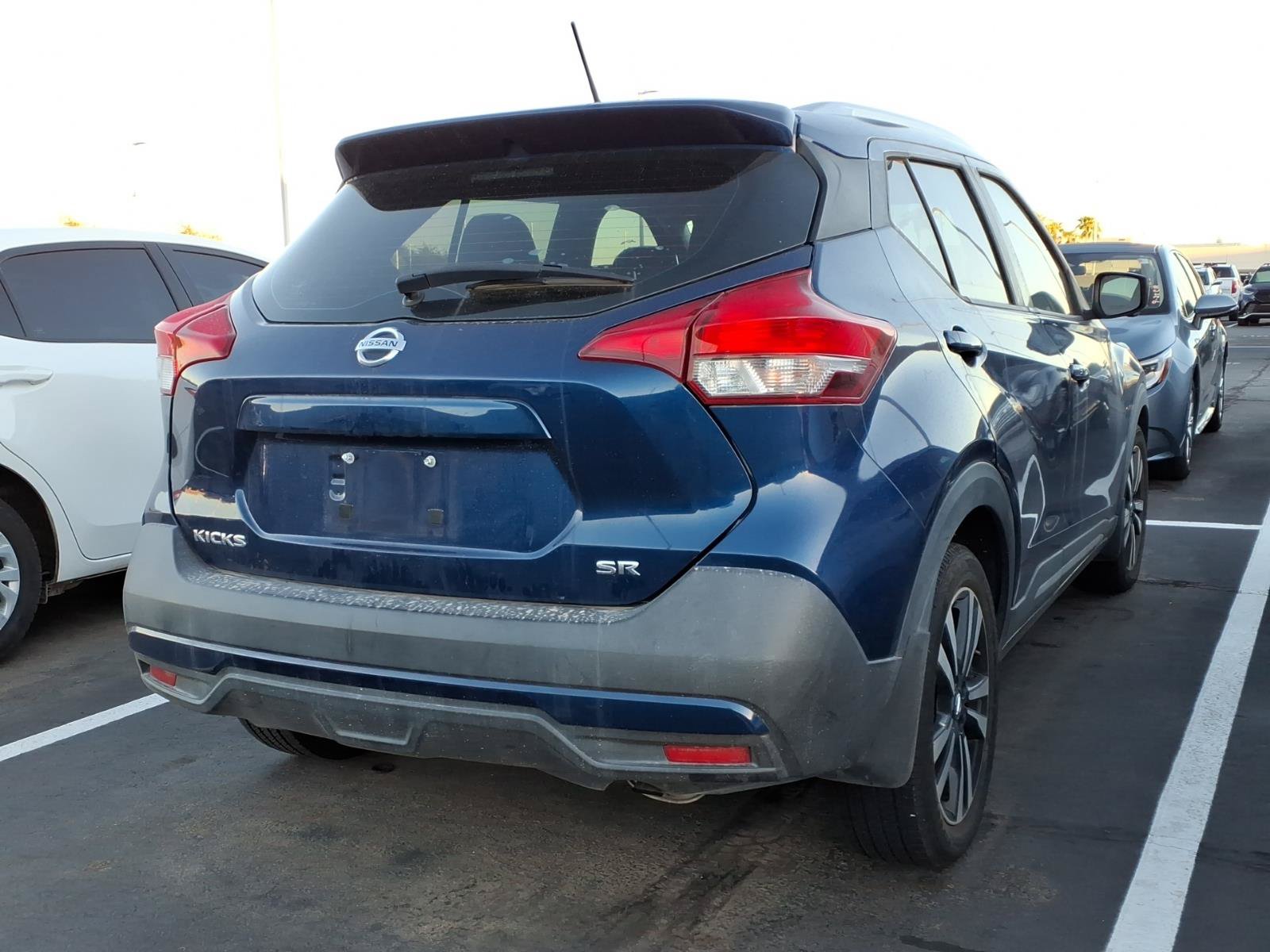 Used 2019 Nissan Kicks SR w/ SR Premium Package FWD image 4