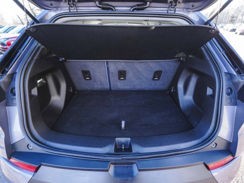 Used 2022 Chevrolet Bolt EUV LT w/ Convenience Package image 44