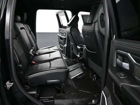 Used 2024 RAM 3500 Laramie w/ Night Edition image 17