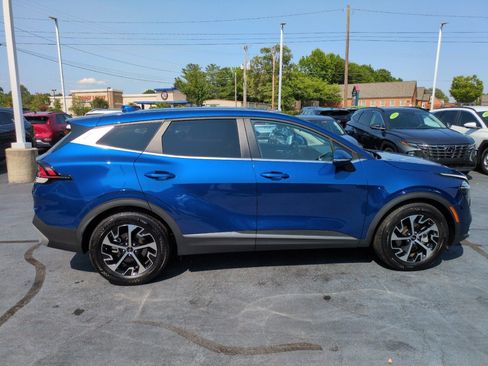 Used 2024 Kia Sportage EX FWD image 8