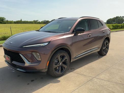 New 2025 Buick Envision Sport Touring image 4