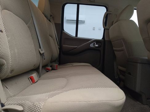 Used 2014 Nissan Frontier SV w/ SV Value Truck Package RWD image 19