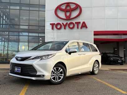 New 2025 Toyota Sienna Limited