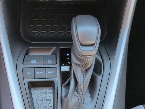 Used 2025 Toyota RAV4 XLE w/ Convenience Package FWD image 25