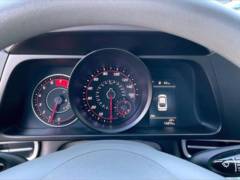 Used 2023 Hyundai Elantra SEL image 20