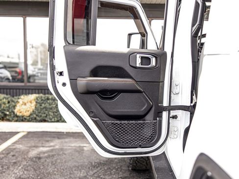 Used 2021 Jeep Gladiator Mojave AWD/4WD image 34
