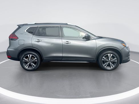 Used 2020 Nissan Rogue SV w/ Premium Package AWD/4WD image 3