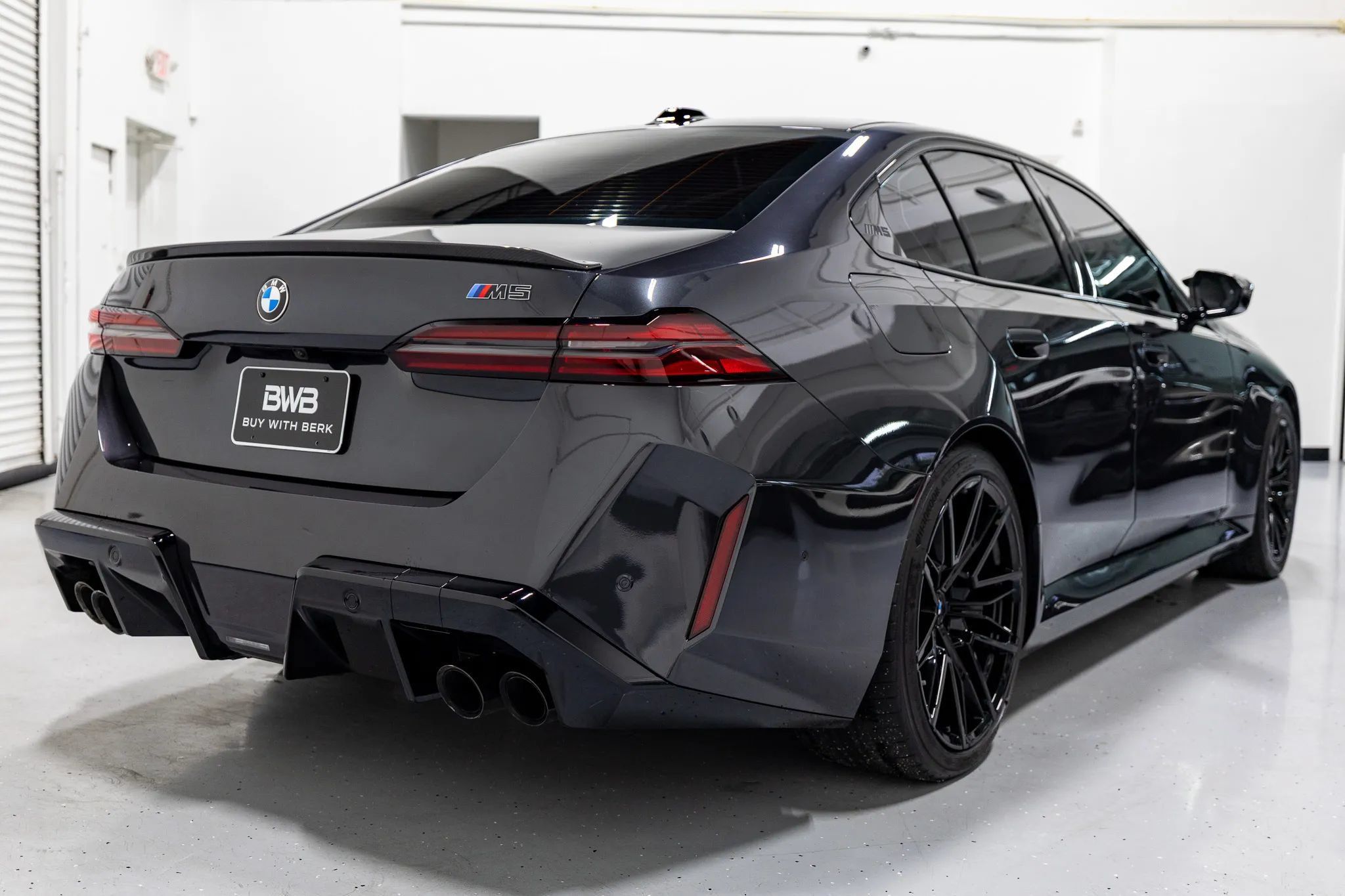 Used 2025 BMW M5 w/ Carbon Package AWD/4WD image 17