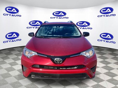 Used 2018 Toyota RAV4 LE image 8