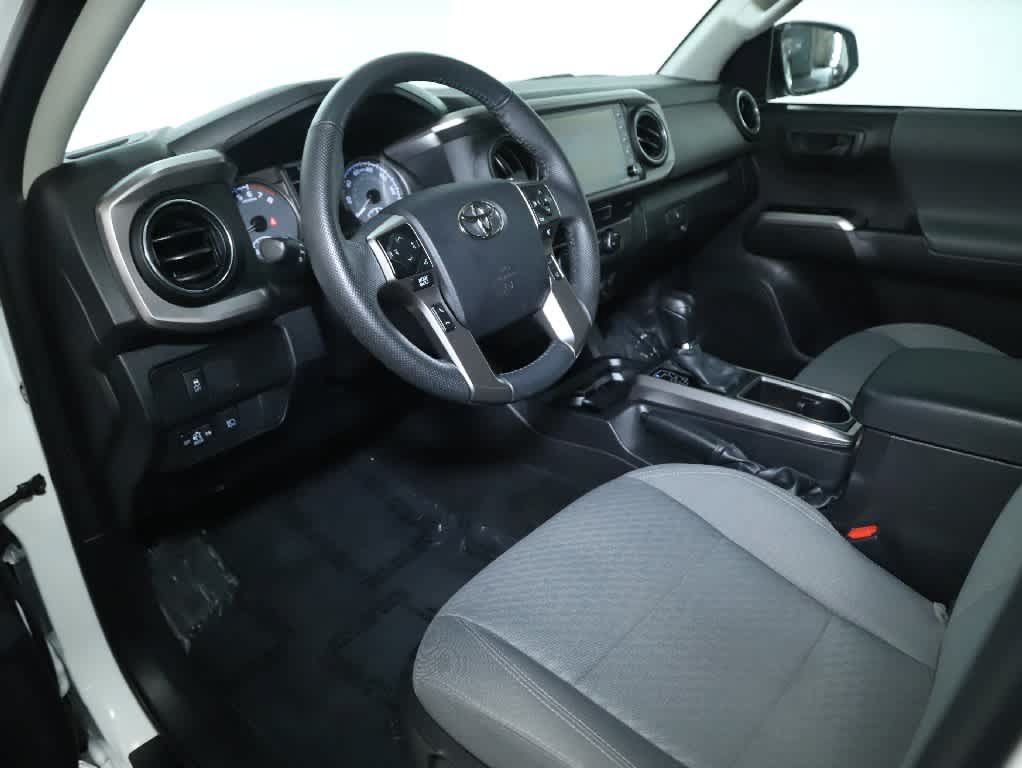 Certified 2023 Toyota Tacoma SR5 AWD/4WD image 17