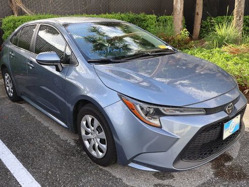 Used 2022 Toyota Corolla LE image 6