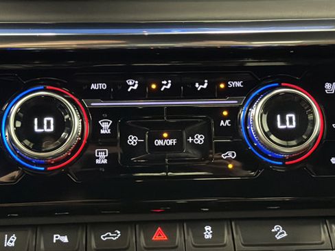 Used 2025 GMC Sierra 3500 Denali Ultimate AWD/4WD image 18