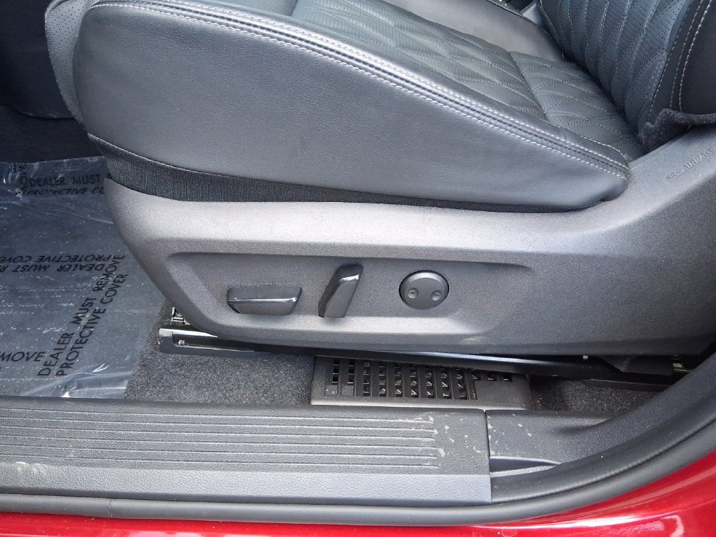 Used 2025 Nissan Rogue Platinum w/ Platinum Premium Package FWD image 13