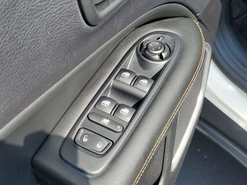 Used 2018 Jeep Compass Latitude FWD image 21