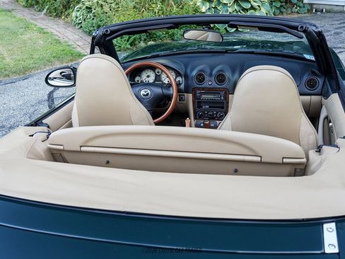 Used 2001 MAZDA MX-5 Miata RWD image 37