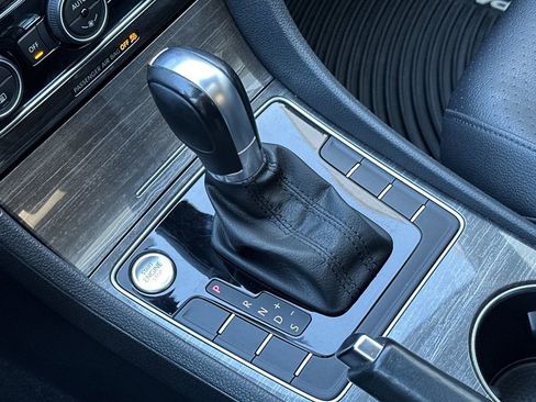 Used 2018 Volkswagen Passat 2.0T SE image 20