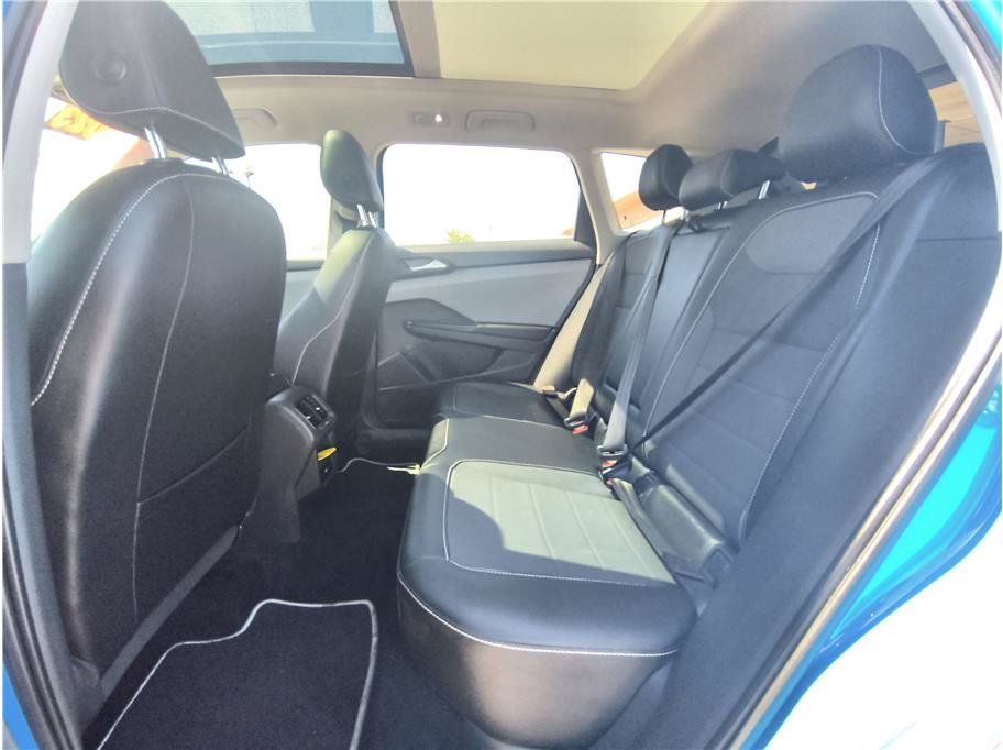 Used 2023 Volkswagen Taos SE FWD image 10