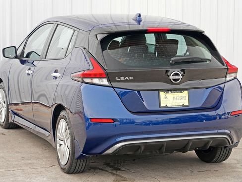 Used 2025 Nissan Leaf S image 42