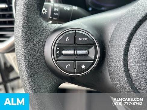 Used 2025 Kia Soul LX w/ LX Technology Package FWD image 29