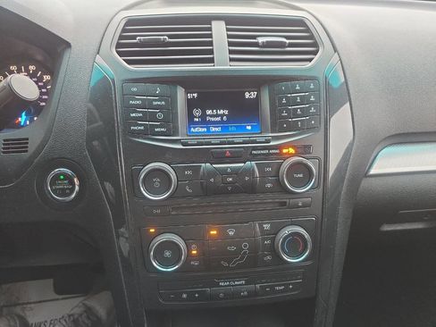 Used 2016 Ford Explorer XLT image 12