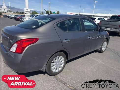 Used 2012 Nissan Versa SV FWD image 16